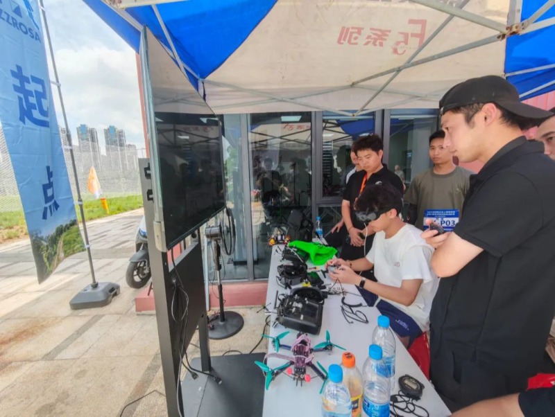 福州市首届青少年无人机联赛成功举办(图1) 福州市首届青少年无人机联赛成功举办